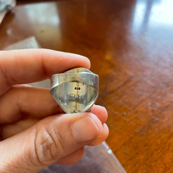 Vintage sterling silver and onyx band ring - Picture 2 of 4